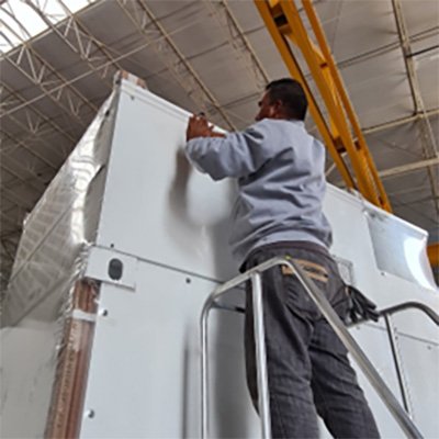 Solución de embalaje para una empresa de logística y transporte de equipo industrial